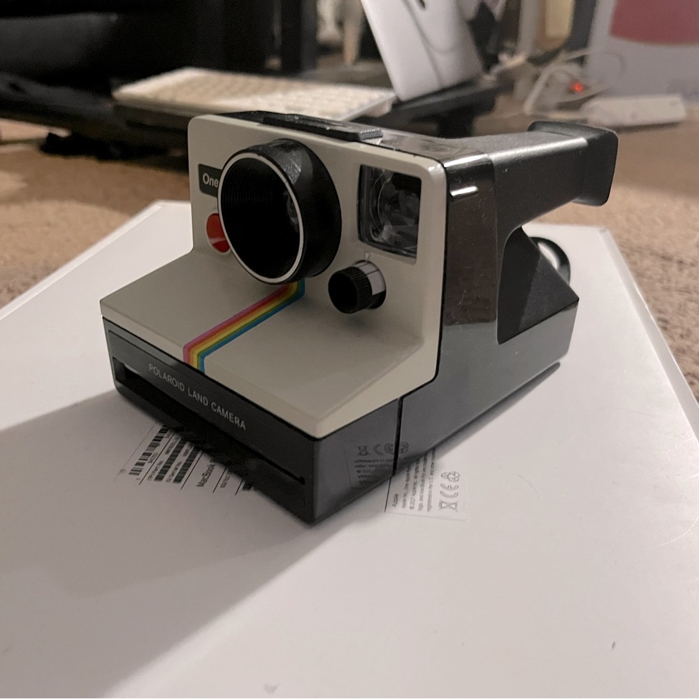 Polaroid OneStep Instant Camera - 10/10. condition